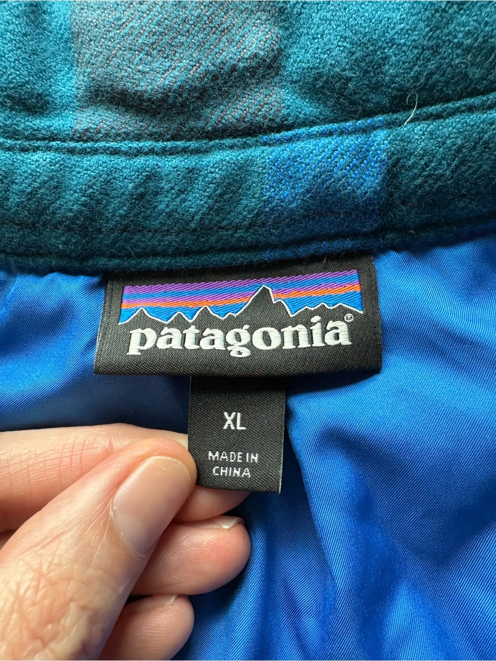 Patagonia Teal and Black Plaid Lightweight Shirt Jacket - Picture 7 of 9